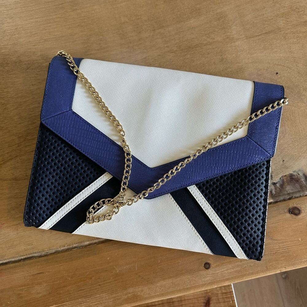 $200 LIKE NEW! Leather Juicy Couture Envelope Clutch - Picture 3 of 10